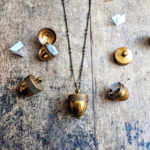 Acorn Locket Necklace / Acorn Jewelry / Keepsake Necklace / Urn / Acorn Lover / Amulet / Note Necklace