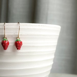 Tiny Wild Strawberry Earrings / Red Strawberry Jewelry / Delicate Fruit Earrings / Strawberry Season / Wild Berries / Berry Jewelry