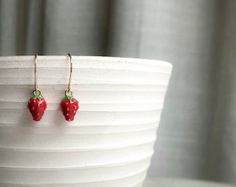 Tiny Wild Strawberry Earrings / Red Strawberry Jewelry / Delicate Fruit Earrings / Strawberry Season / Wild Berries / Berry Jewelry