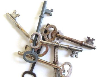 Lot of 7 Antique Skeleton Keys, Authentic Vintage Metal Keys, Keys for Crafts, Up cycling, Jewelry Making, Vintage Farmhouse Decor