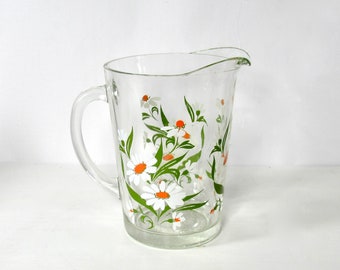 Retro 1970's Daisy Pitcher, 56 ounce Beverage Pitcher with Daisy Design, Retro Barware, Vintage Kitchen