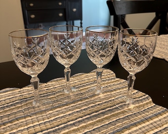 Vintage Crystal Wine Glasses, Set of 4.