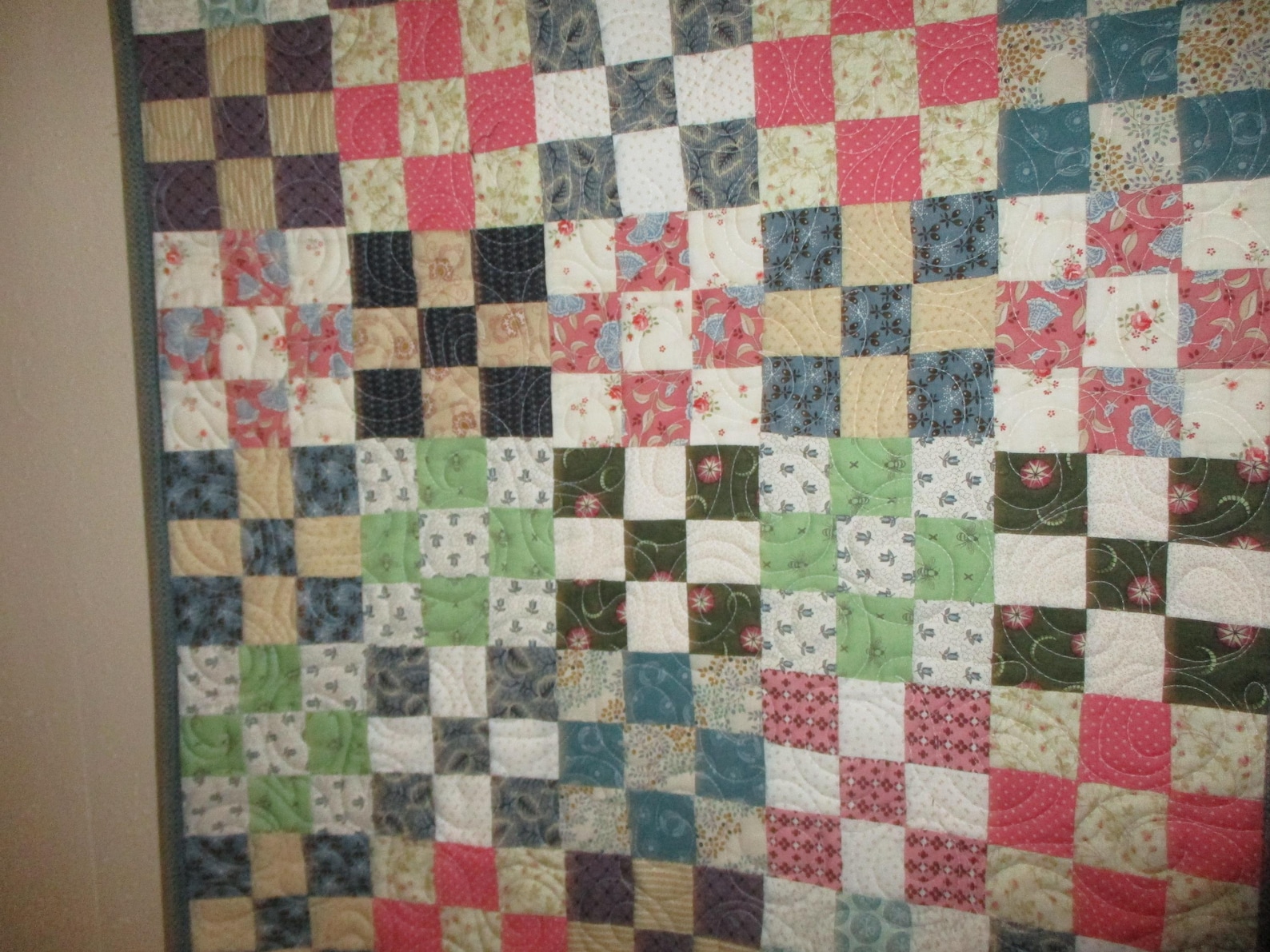 Scrappy Nine Patch, Decorator Quilt, 0122-01 - Etsy