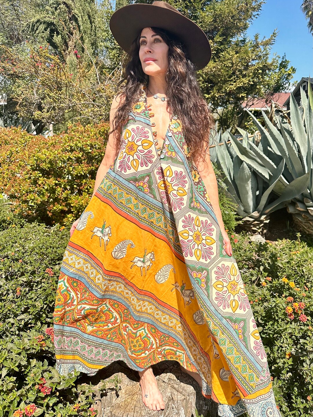 1960s Unlabeled Beautifully Printed Indian Cotton Caftan Dress