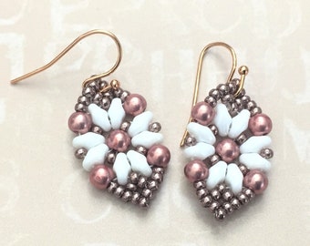 Winter Blossom Earrings, beading tutorial, superduo pattern