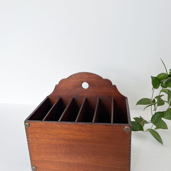 Organizador de correo de madera vintage: portacartas rústico de escritorio con separadores