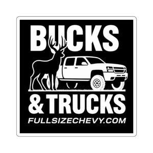 Peut inclure: Autocollant noir et blanc avec le texte "BUCKS & TRUCKS", une silhouette de cerf et un pick-up blanc. L'adresse du site Web FULLSIZECHEVY.COM est en bas.