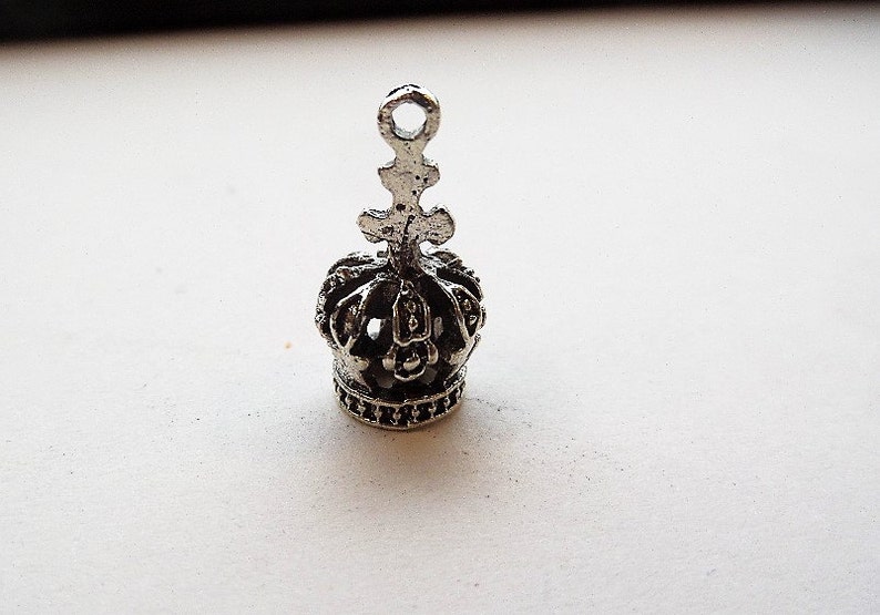 Silver Toned Crown Charm 2CT. 20mm*10mm Y21