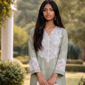 Conjunto de kurta pakistaní verde salvia / Escote y mangas de encaje blanco, atuendo modesto