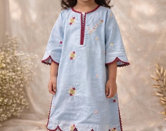 Conjunto de kurta y pantalón bordado azul claro para niñas / Ropa festiva tradicional (Talla 5-6)