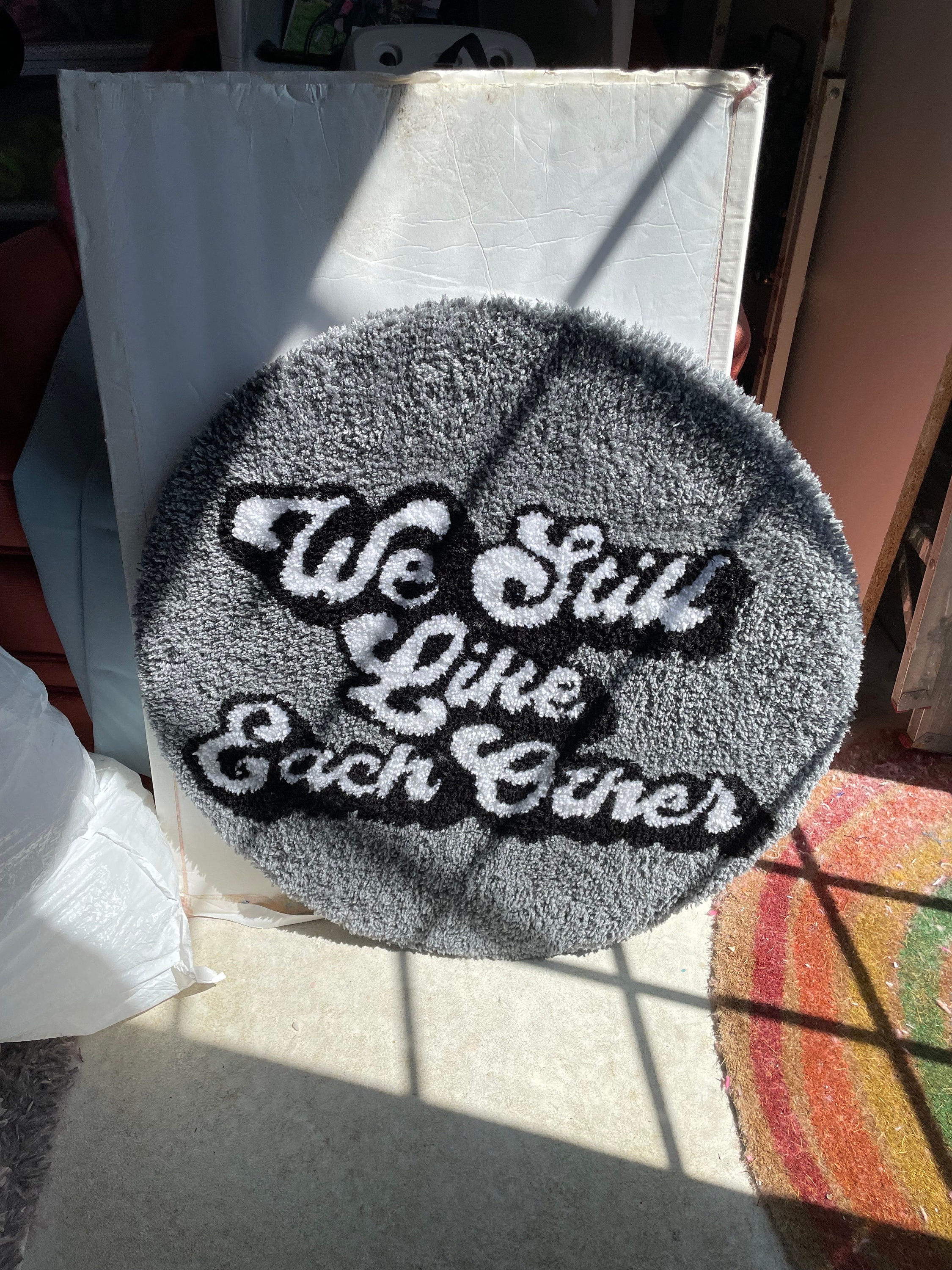 ラグ・カーペット Better Tm Gift Shop CULT SIGN RUG MULTI Better Tm Gift Shop CULT SIGN RUG MULTI