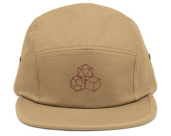 Gorra de 5 paneles con diseño de dados geométricos / Gorra de acampada bordada