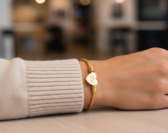 Pulsera de corazón personalizable y grabable, brazalete de cable con grabado personalizado / Plata u oro