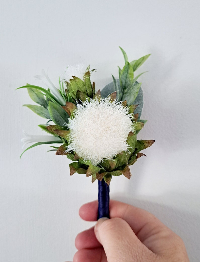 Scottish wedding buttonhole for Groom, Groomsmen. Boutonniere, lapel pin. White Thistle, wildflowers, rusus. Scotland white thistle flower image 3