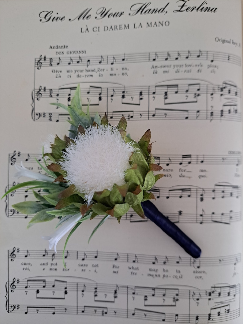 Scottish wedding buttonhole for Groom, Groomsmen. Boutonniere, lapel pin. White Thistle, wildflowers, rusus. Scotland white thistle flower image 1