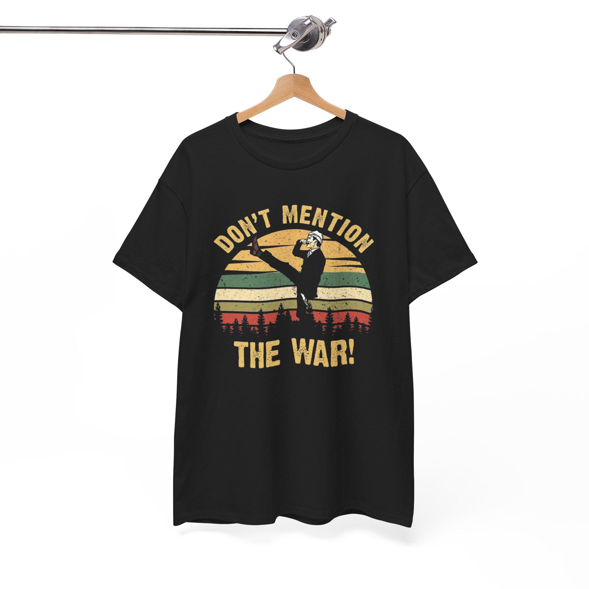 T-shirt Unisex Que Fawlty Towers Manuel – V-Neck 100% Cotone Nero - Foto 2