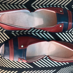 40’s/50’s Original deep rich red burgundy and navy blue leather flat peep toe sandals with gold studs