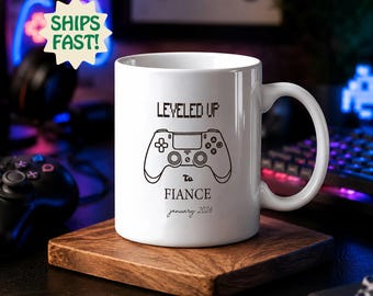 Taza "Leveled Up to Fiance", regalo de compromiso para gamers, taza para futuro esposo, regalo de propuesta de matrimonio para él, taza de café para gamers