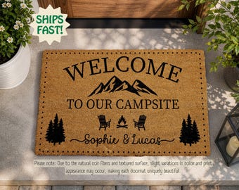Felpudo personalizado con el mensaje "Bienvenido a nuestro camping", felpudo de entrada personalizado para glamping, regalo para parejas campistas.