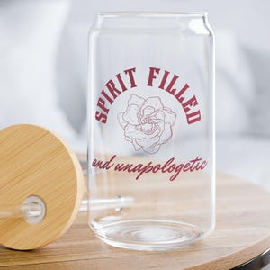 Spirit gefülltes & nicht entschuldigtes Rosensipperglas | 16 Unzen Bambusdeckel Becher | Christliches Geschenk für Bibelkunde, Pastoren, Dienstleistende
