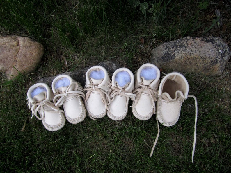 Children/'s Moccasins in Toddler Sizes 3 Layer Pressed Soft Sole Elk Hide Moccasins Hand Sewn Warm Fringe Mocs