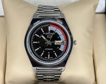 SEIKO5自動巻き 腕時計 黒文字盤 日付表示 ヴィンテージ セイコー5 自動巻き腕時計：デイ/デイト表示、ブラック