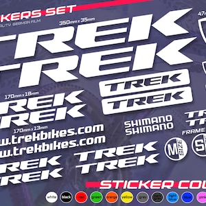 Puede incluir: Un juego de pegatinas blancas "TREK" de varios tamaños, con el nombre de la marca y la dirección del sitio web. También incluye la marca "SHIMANO" y opciones de tamaño de cuadro. Incluye una gama de colores de pegatinas. Fabricado con película alemana de alta calidad.