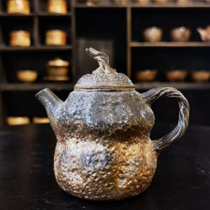 Wabi-sabi pot| Handmade pottery | Chinese tea art| Crafted clay art | Fine tableware