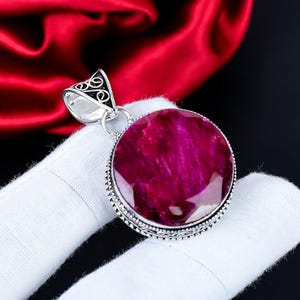 Kashmir Rubin Ädelstenshänge, Massivt 925 Sterling Silver Handgjort Hänge, Runt Hänge, Statement Smycken, Födelsedagspresent till Flickvän