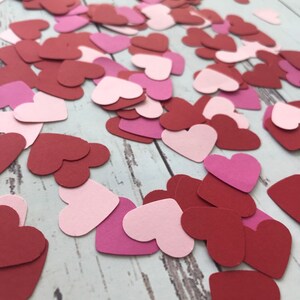 Valentine&#39;s Day confetti - Table decor - Paper hearts
