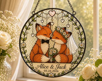 Acchiappasole personalizzato con coppia di volpi per matrimoni, stile vetrata artistica, da appendere alla finestra.