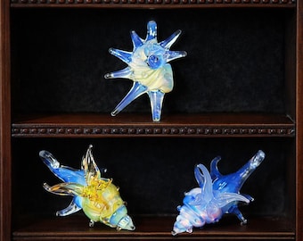 Pendente in vetro soffiato a mano, collana artistica in vetro soffiato a mano, gioielli in vetro ispirati all'oceano