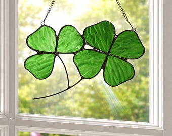Handgefertigter Glasmalerei-Shamrock-Suncatcher, grüner Klee-Fensterbehang, Glücksgeschenk