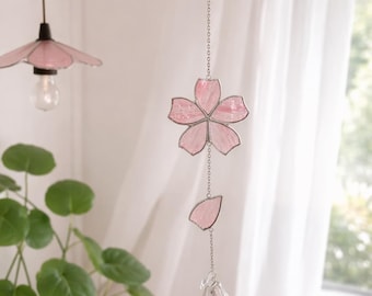 Rosa Glasmalerei-Blumen-Suncatcher, handgefertigter Blumen-Autoanhänger mit Glocke