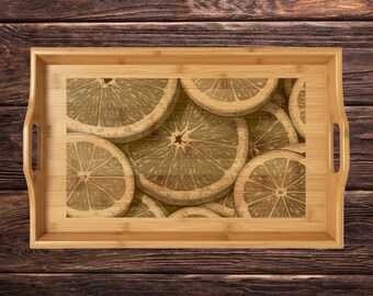 Perfecto para mamá, papá o amigo Bandeja para servir de bambú grabada con flor de cítricos / Bandeja de madera de naranjas