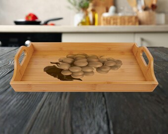 Regalo para mamá, papá o amigo Bandeja para servir con grabado de uva vintage / Bandeja de desayuno de té de bambú