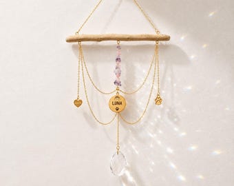 Gepersonaliseerde huisdier gedenkteken drijfhout muur hangen, aangepaste koosnaamornament, amethist kristallen zonnevanger, huisdier verlies sympathie cadeau
