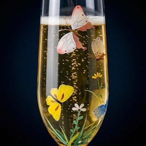 Personalized Wedding Toasting Glasses,Custom 21st 30th 40th Birthday Gift,Handpainted Butterfly Champagne Flute,Dishwasher Safe Floral Glass