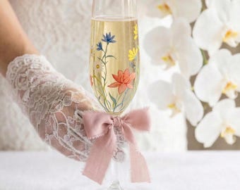 Wildflower Handpainted Champagne Flutes,Dishwasher Safe Daisy Wedding Toasting Glasses,Custom 21st 30th 40th Birthday Gift,Something Blue