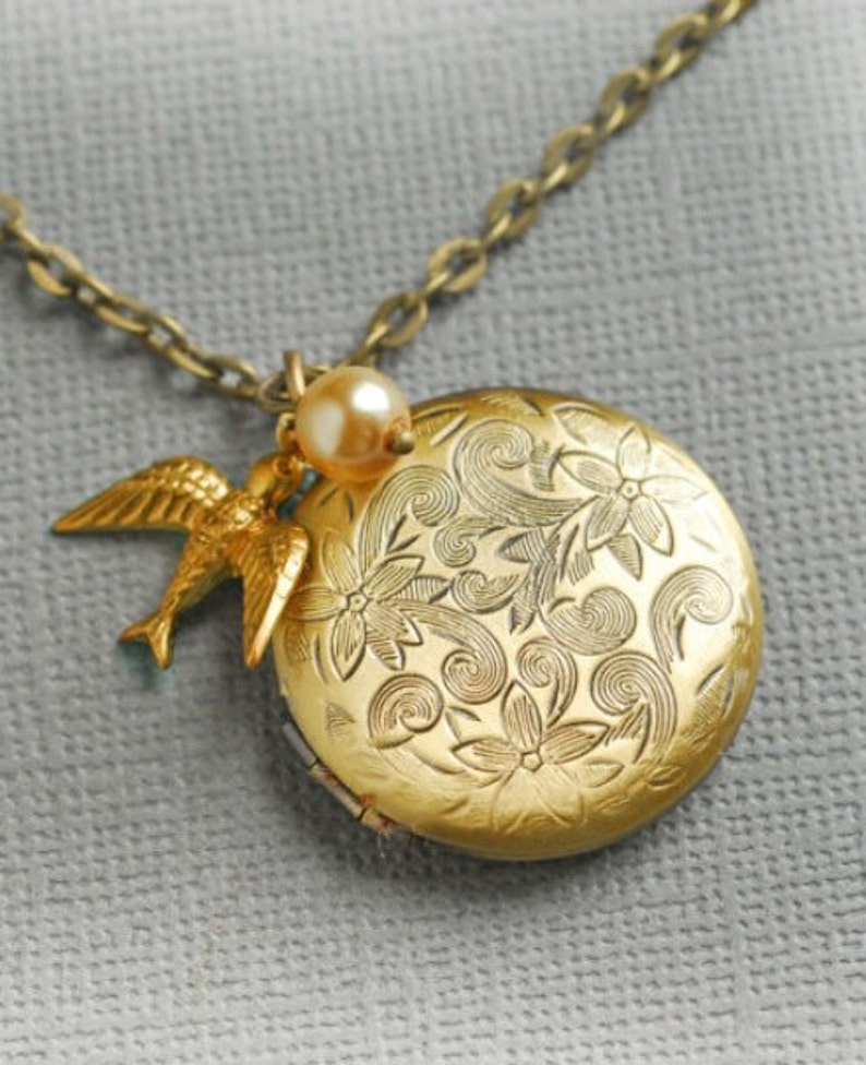 Personalized Locket Necklace Personalized Bridesmaid Gift Etsy