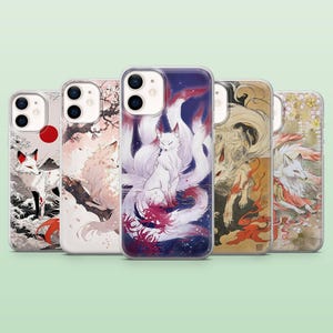 Pode incluir: Uma coleção de cinco capas de telemóvel com ilustrações de raposas. As capas apresentam vários designs, incluindo uma raposa branca com várias caudas, uma raposa numa paisagem de neve e raposas com fundos florais e abstratos.
