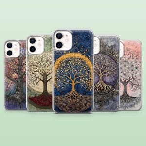 Puede incluir: Cinco fundas para teléfono con diseños de árbol de la vida. Las fundas muestran obras de arte detalladas en oro, azul, morado y rosa. Las ilustraciones de árboles tienen raíces y ramas intrincadas.