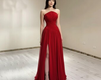 Rotes trägerloses gefaltetes Abendkleid: Sculpted Mieder, elegantes A-Line formelles Kleid
