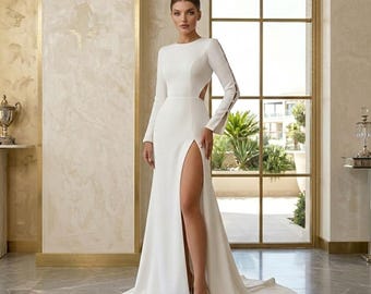 Vestido de novia de manga larga color marfil: espalda descubierta con detalle de perlas, vestido de novia estilo sirena con abertura alta.
