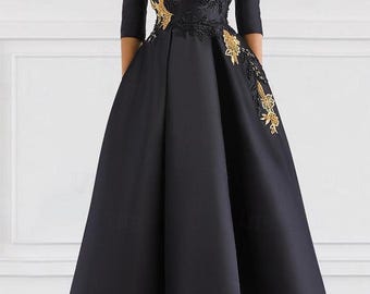 Schwarzer Satin besticktes formelles Kleid: Kragenoberteil mit V-Ausschnitt, elegantes A-Line-Abendballkleid