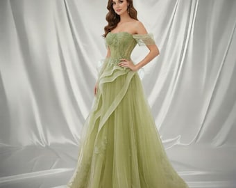 Weiche Olive Off-Shoulder-Ballkleid: Besticktes Korsett-Oberteil, luxuriöse Abendgarderobe