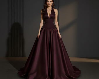 Burgunder-Satin-Neckholder-formales Kleid: Tiefes V-Neck, tailliertes Mieder, voluminöses Ballkleid-Abendkleid