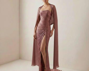 Altrosa trägerloses gefaltetes Meerjungfrau-Abendkleid: Drapiertes Cape, formelles Partykleid mit hohem Schlitz