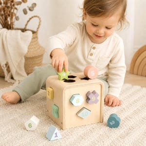 Montessori Wooden Shape Sorter Cube | Personalized Name Baby Toy, Numbers and Shapes, Baby Shower Gift Ages 0-2
