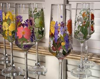 Personalized Wedding Champagne Flutes, Bridal Toast Glass With Names, Painted to Order Keepsake